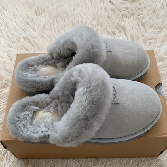 New ugg light grey genuine shearling slipper - Picture 1 of 14